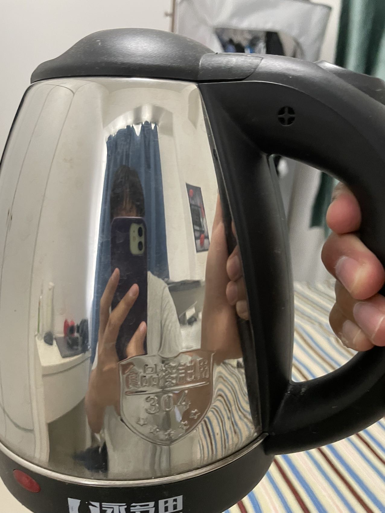 电热水壶