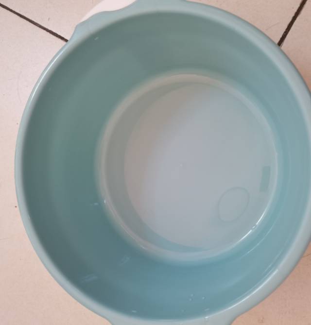 脸盆和衣架