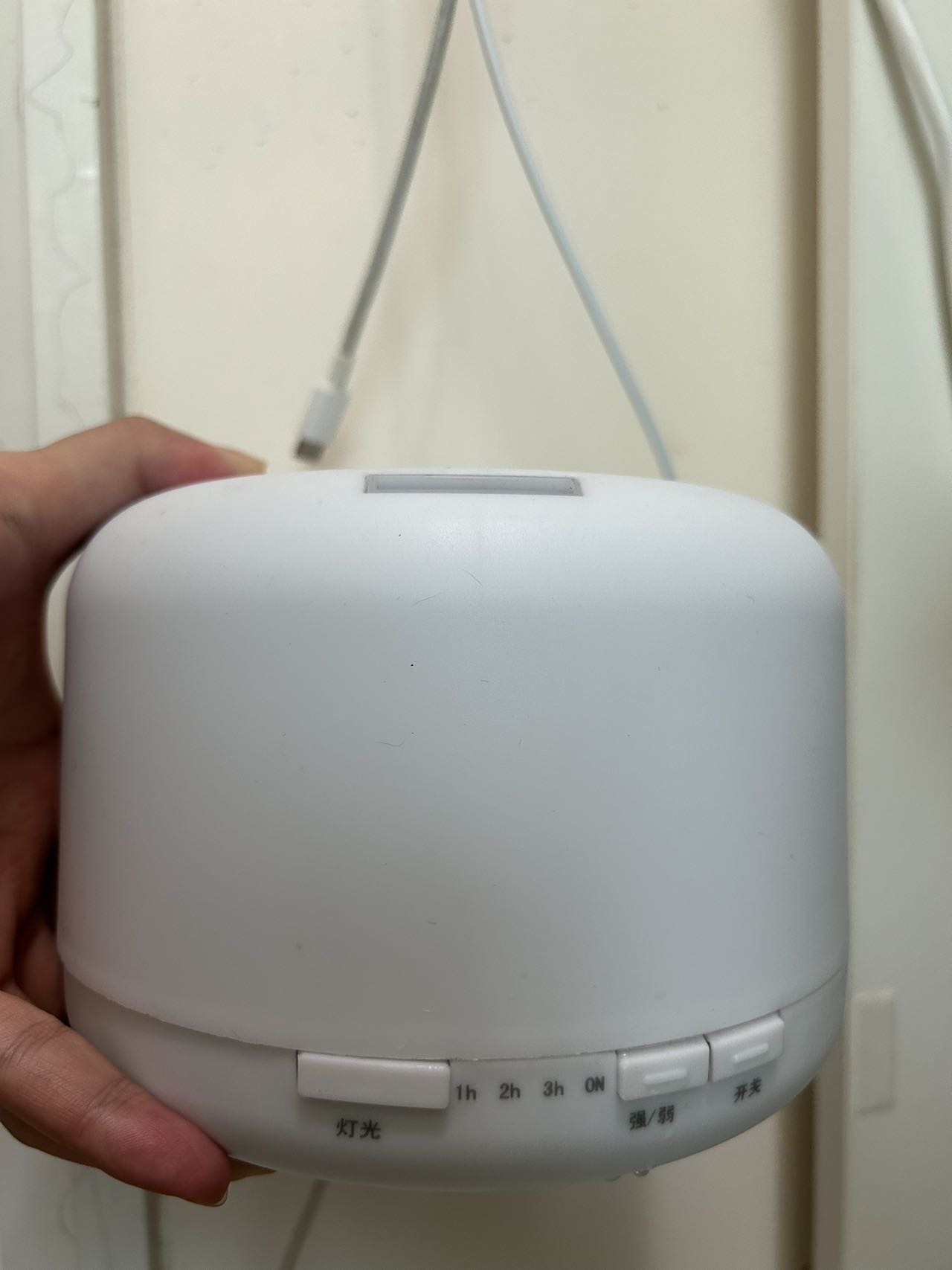 加湿器，计算器，椅子，台灯，加热水壶，相框，补水乳，垃圾桶，粽子，米粉