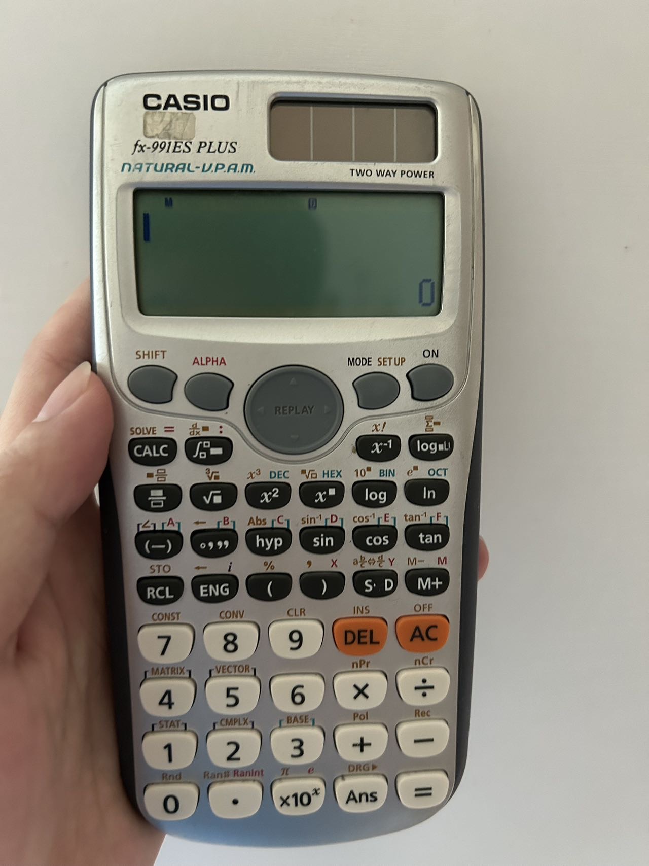 加湿器，计算器，椅子，台灯，加热水壶，相框，补水乳，垃圾桶，粽子，米粉