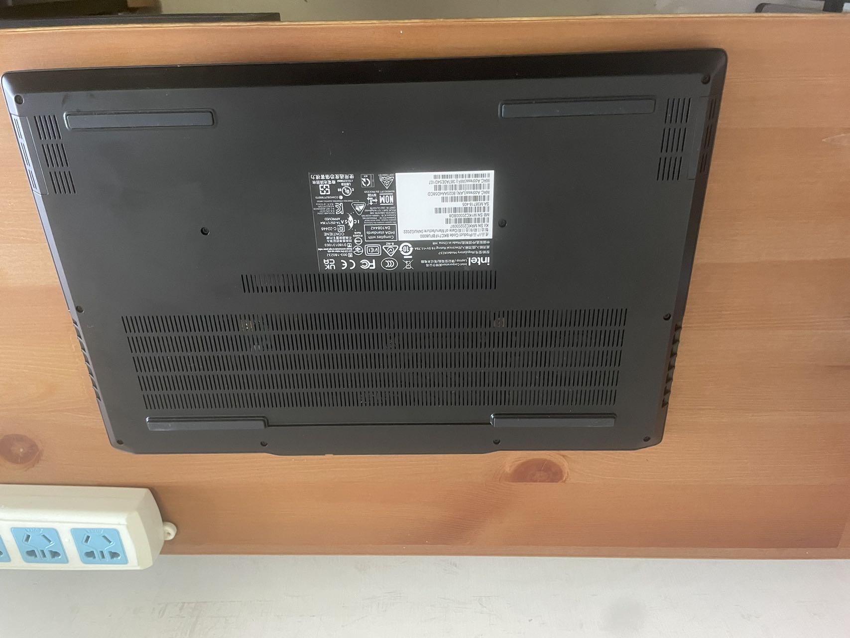 Nuc x15笔记本电脑