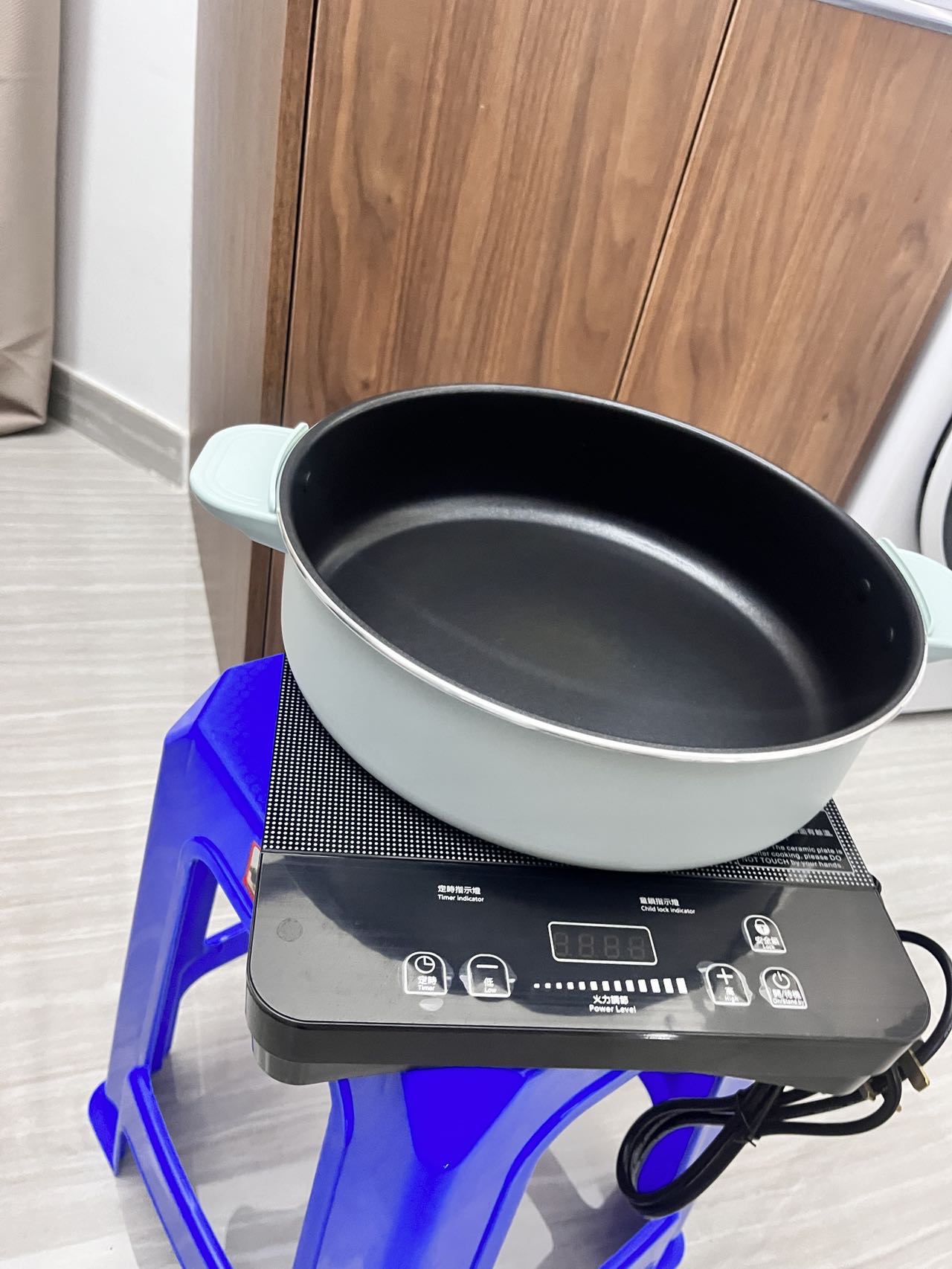 带盖的万能款涂层不粘锅+电陶炉