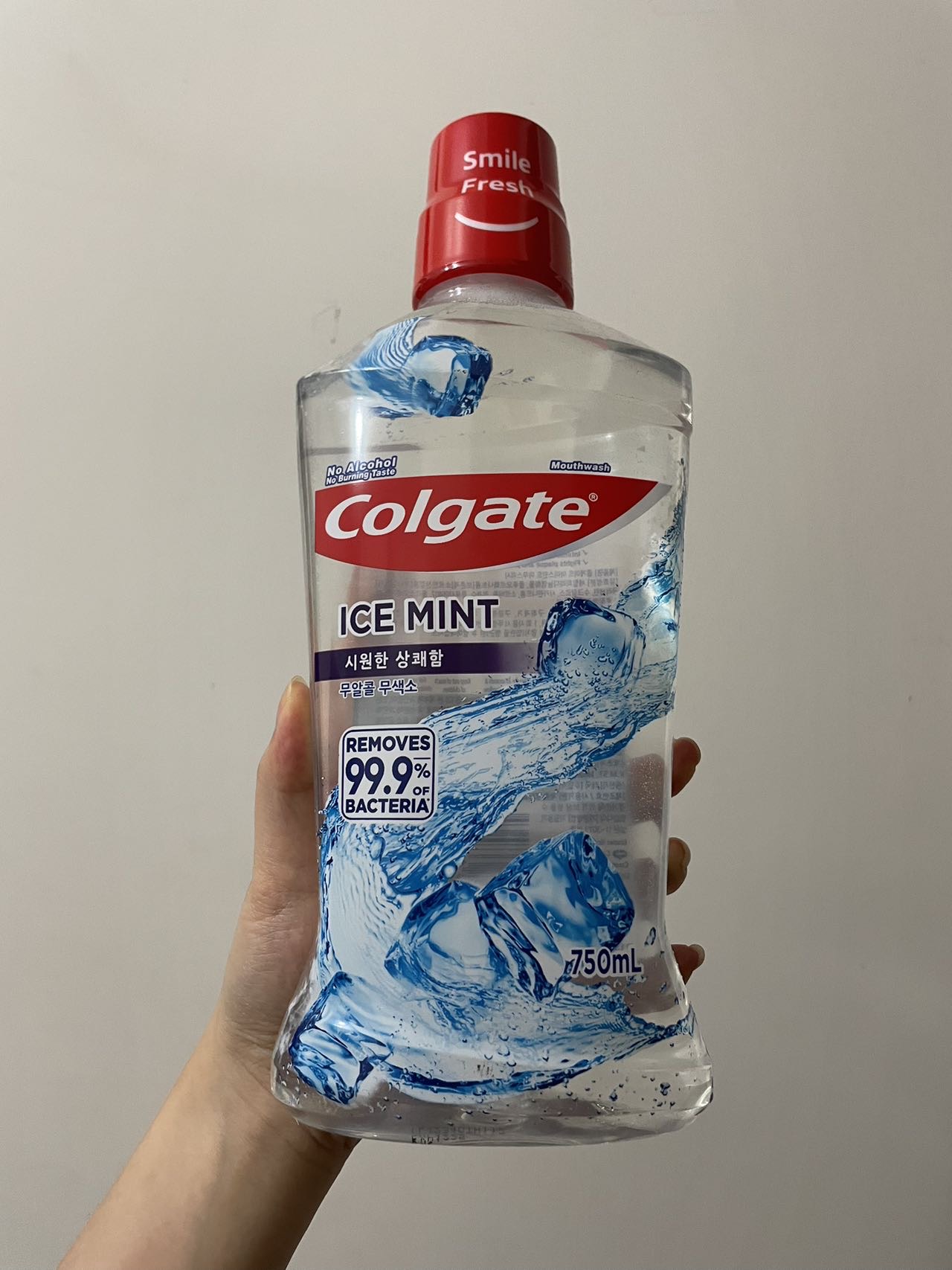 高露洁漱口水