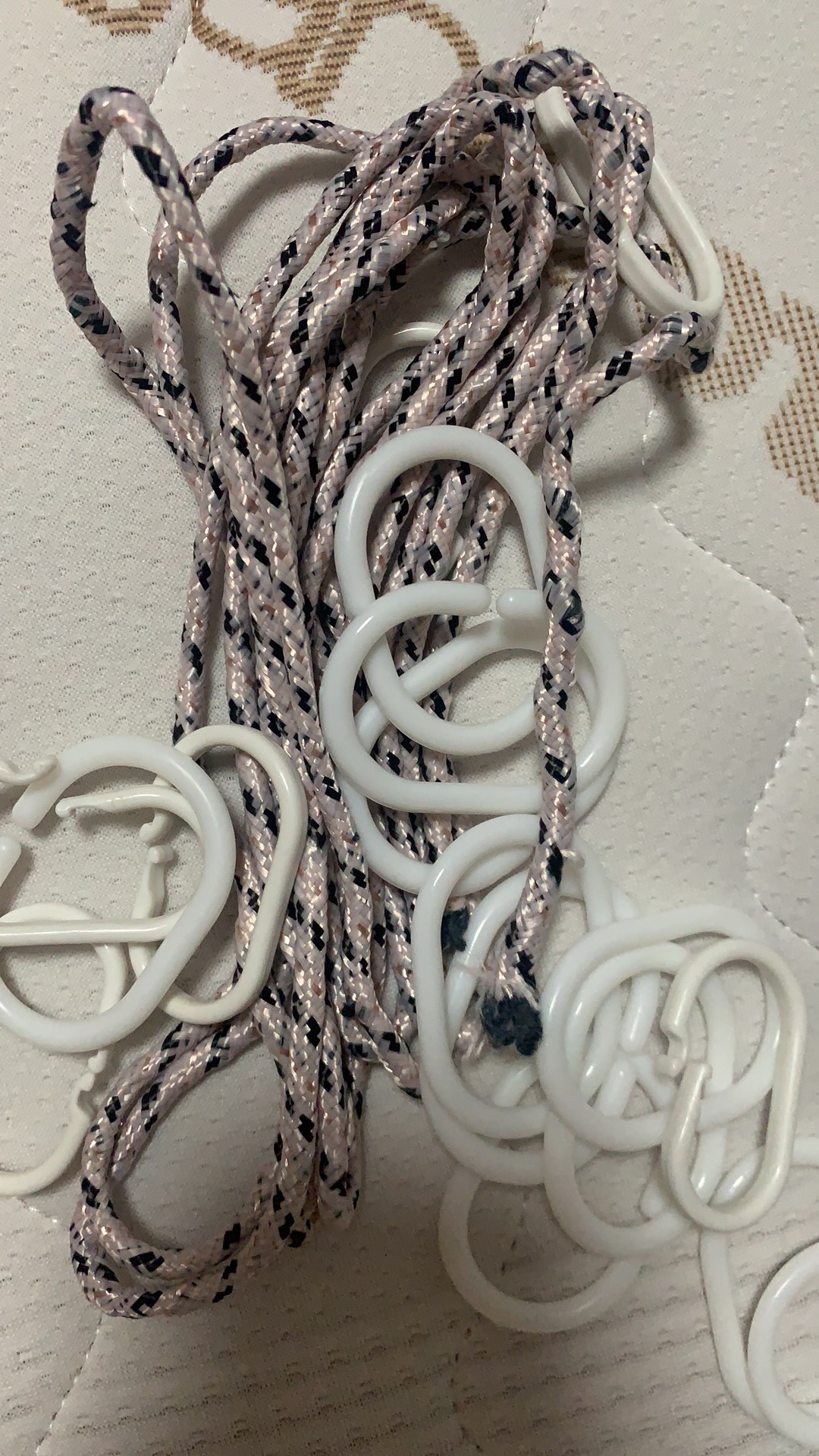 窗帘钩和晾衣绳