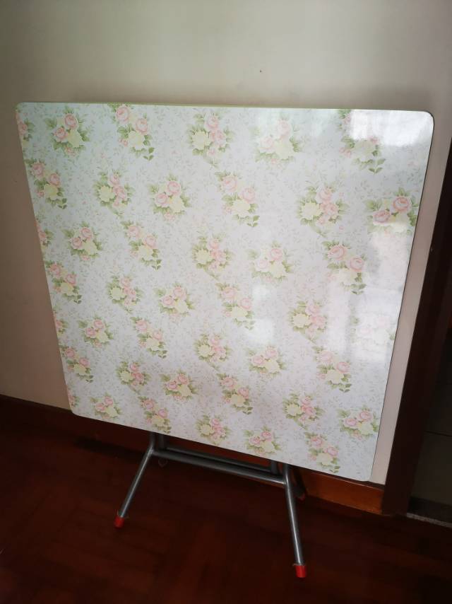 折疊餐桌，書桌