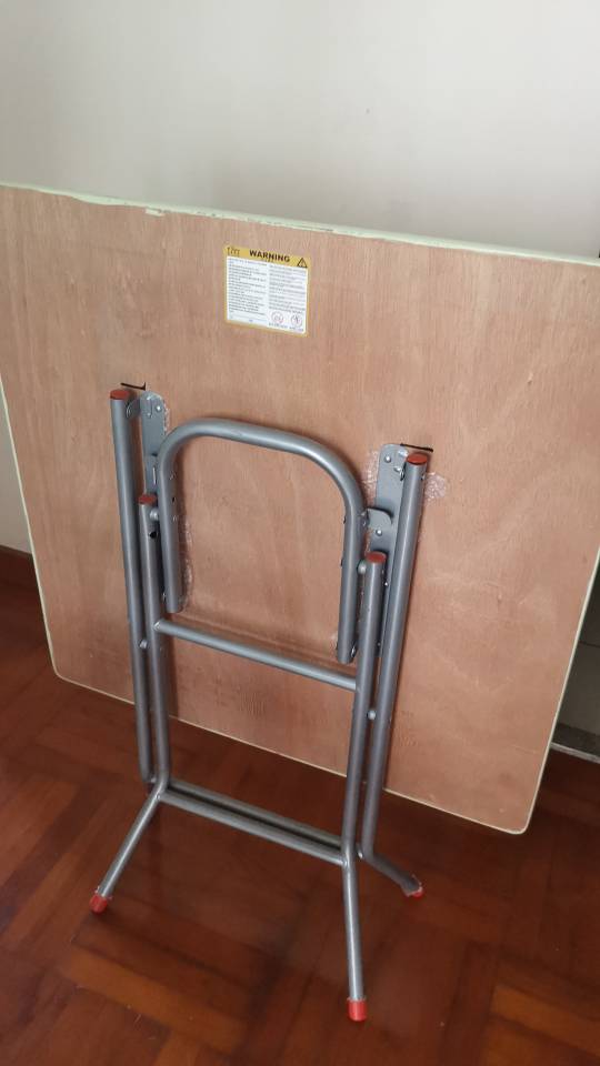 折疊餐桌，書桌