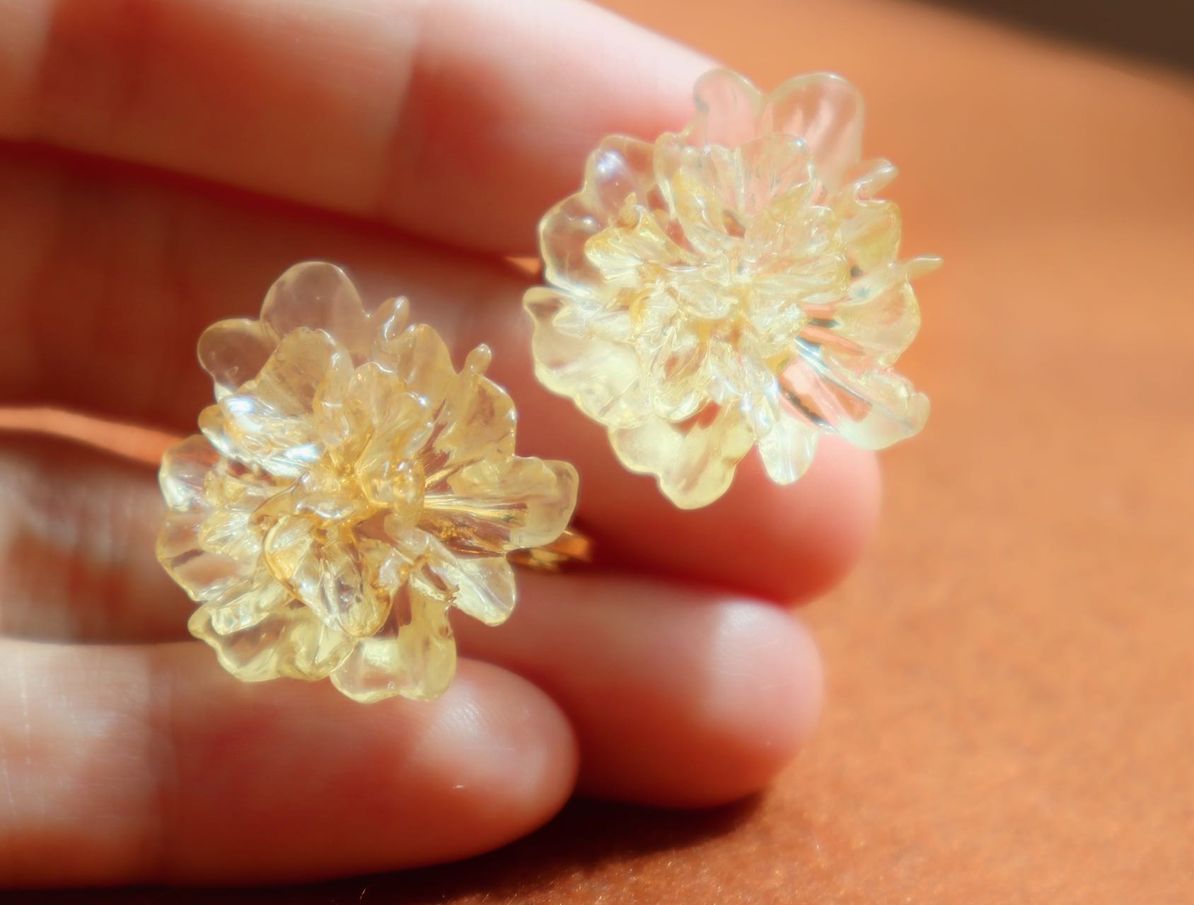 立体透明花耳夹耳环，包装完整