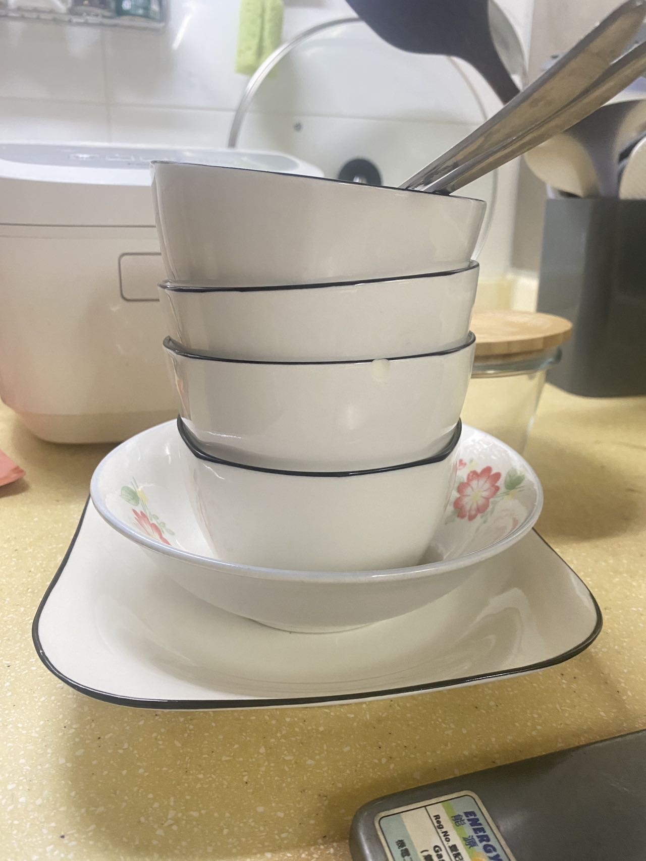 几乎没用过的碗碟
