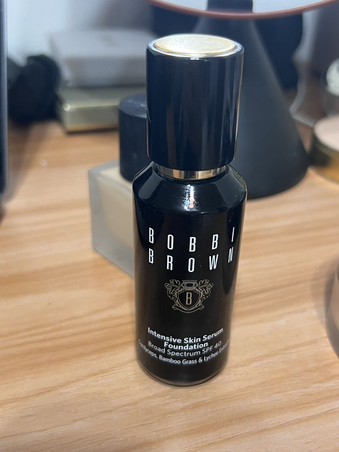 bobbi brown虫草粉底