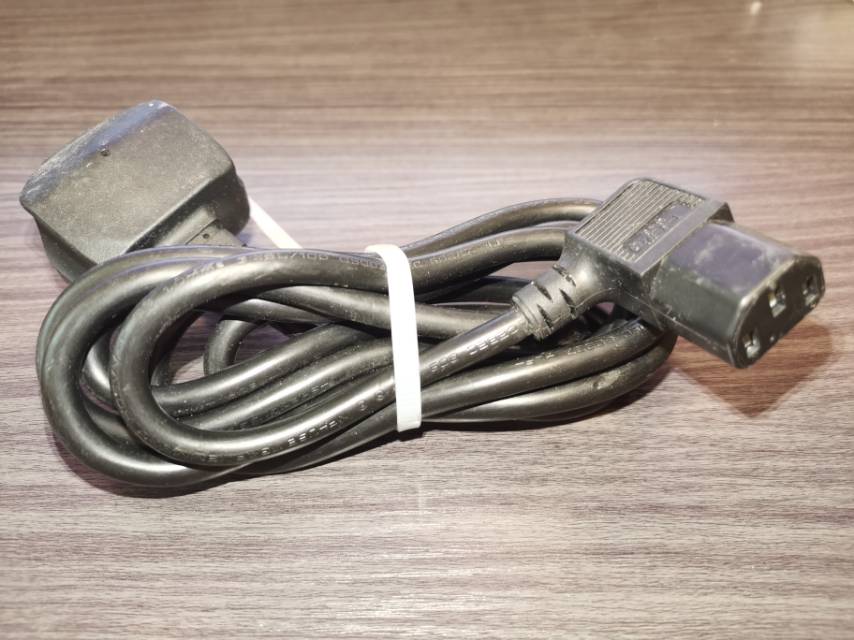 电源线 (含10A保险丝)