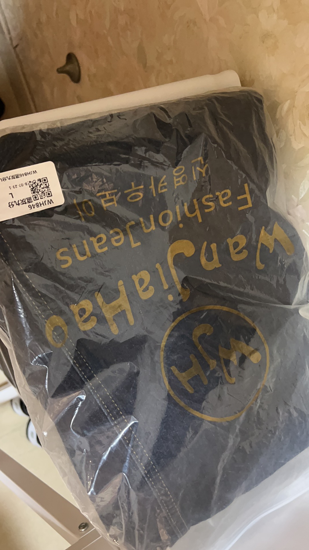 全新蓝灰色直筒牛仔裤