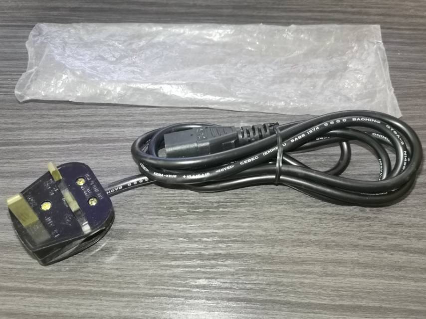 电源线 (含13A保险丝)