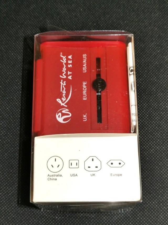 Resort World at Sea 名胜世界 旅行转插头 连 2个USB Travel Adapter