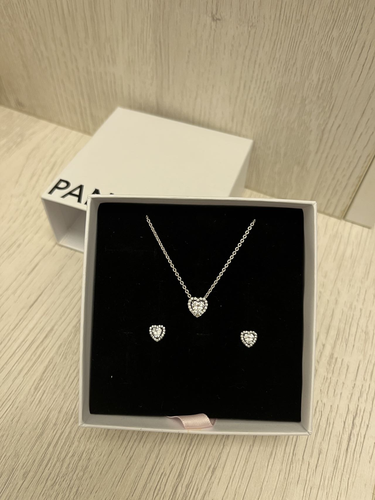 pandora 項鍊及耳環