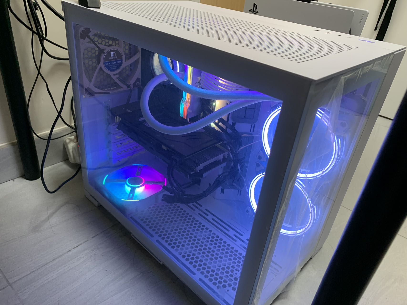 联力O11D mini机箱 雪白版
