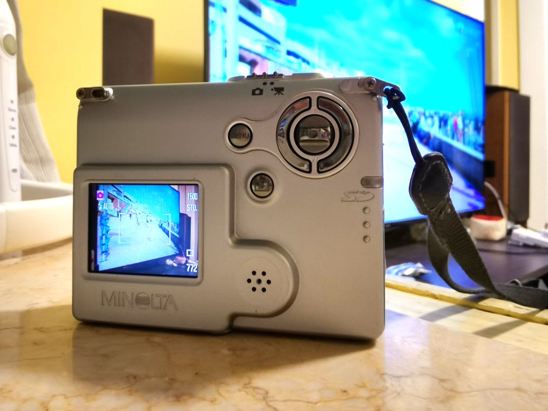 Minolta DiMAGE X20 CCD 数码相机连光盘