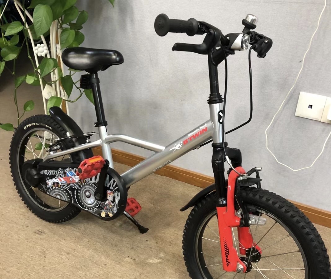儿童自行车