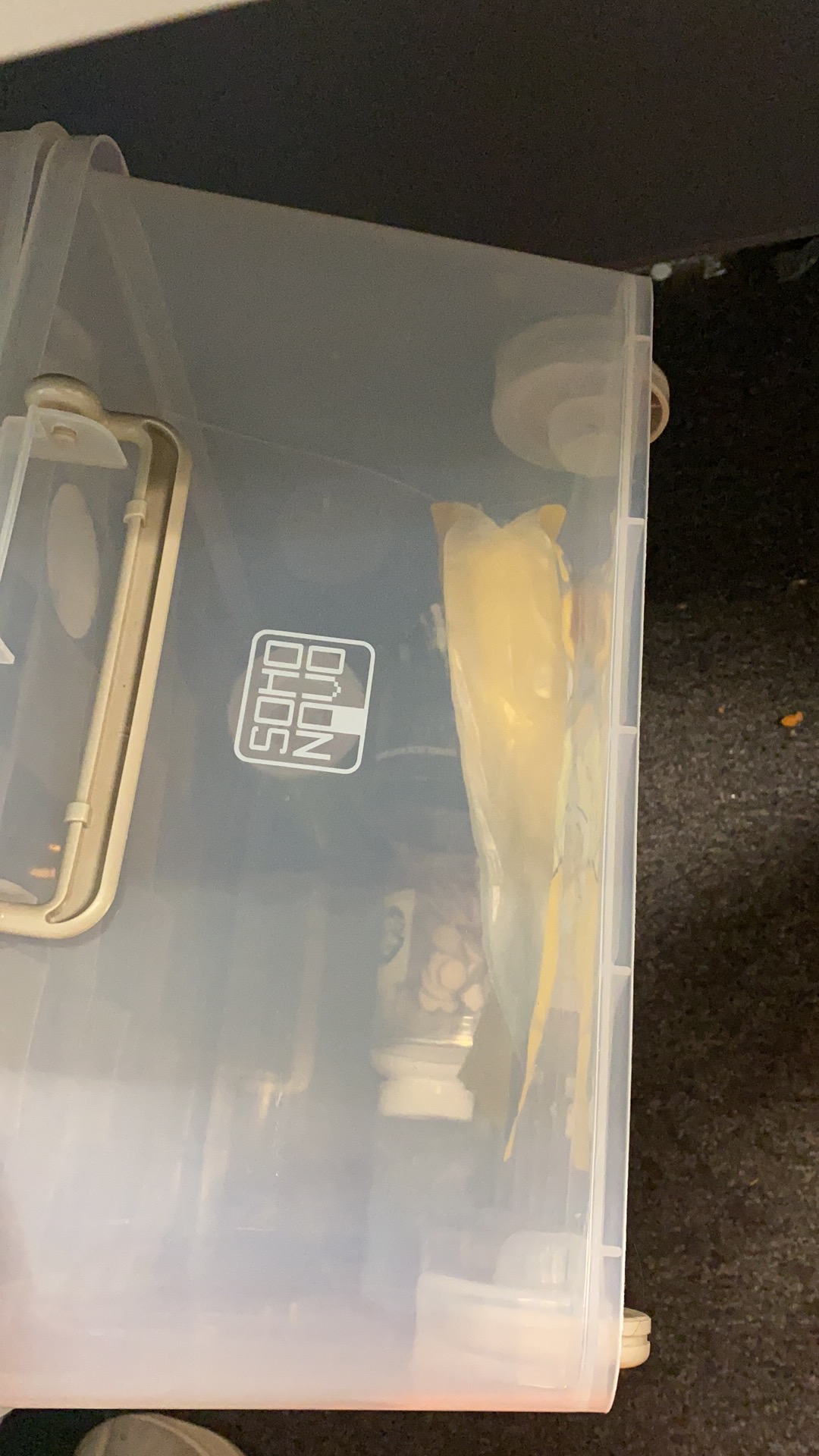 收纳箱 带滚轮