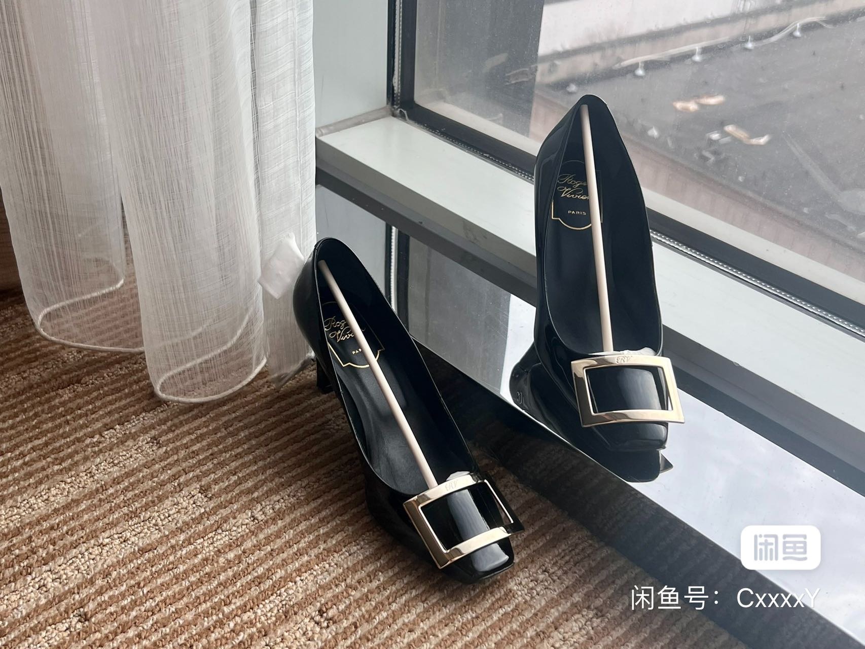 RV金扣方头女鞋黑色漆皮