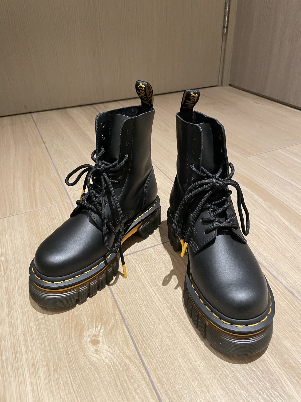 Dr.Martens8孔