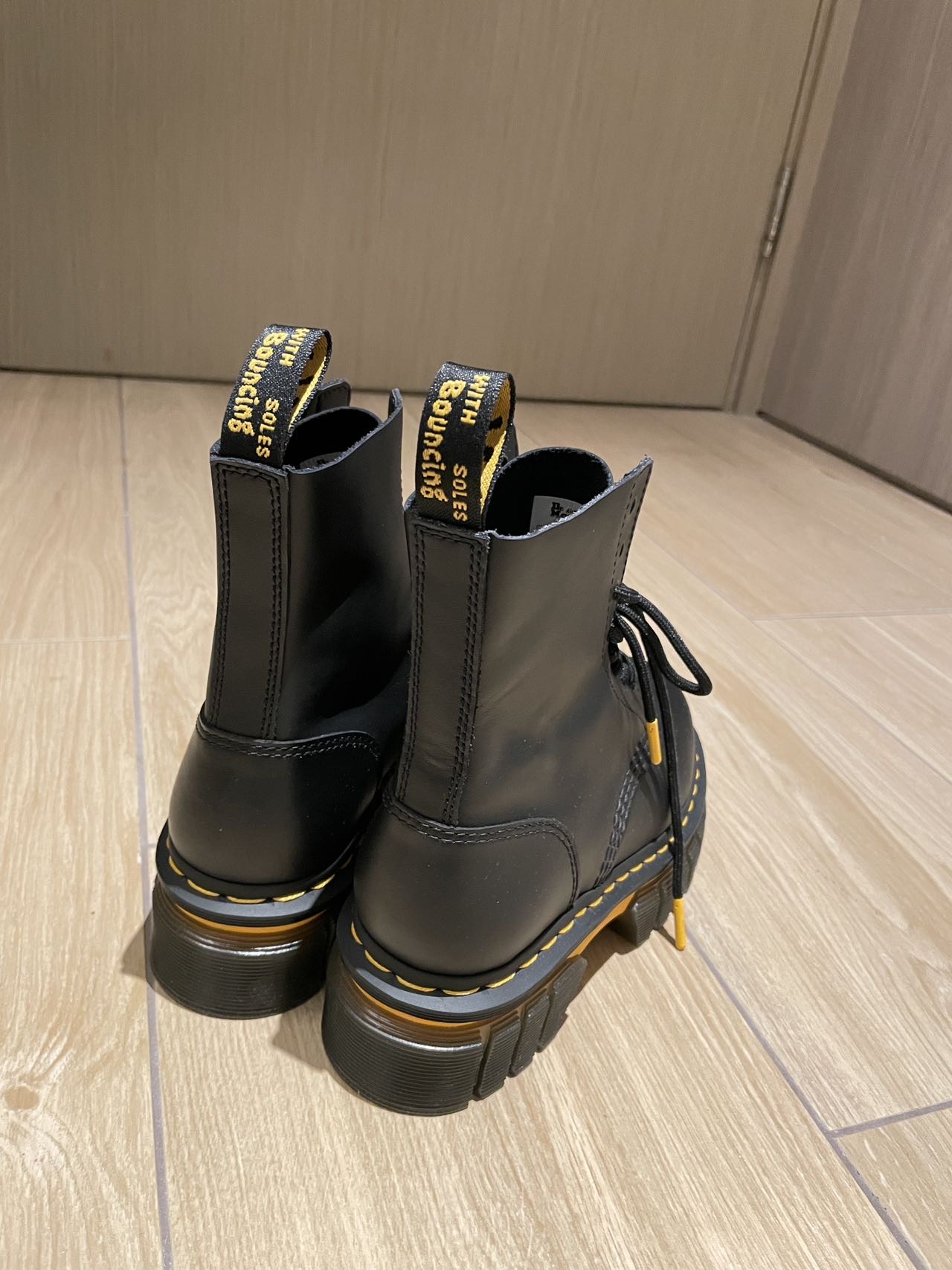 Dr.Martens8孔