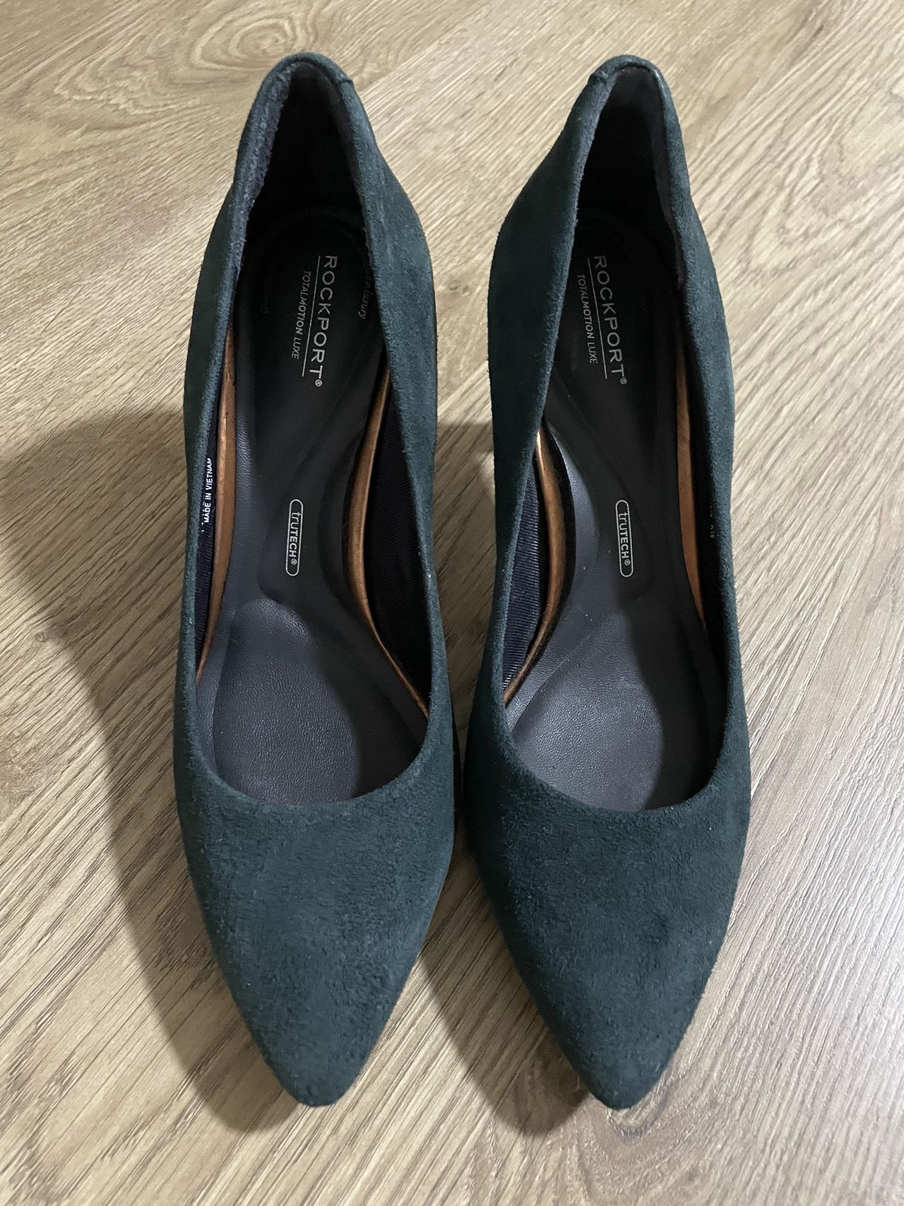 全新Rockport墨绿色麂皮高跟鞋 37.5码 仅试穿过