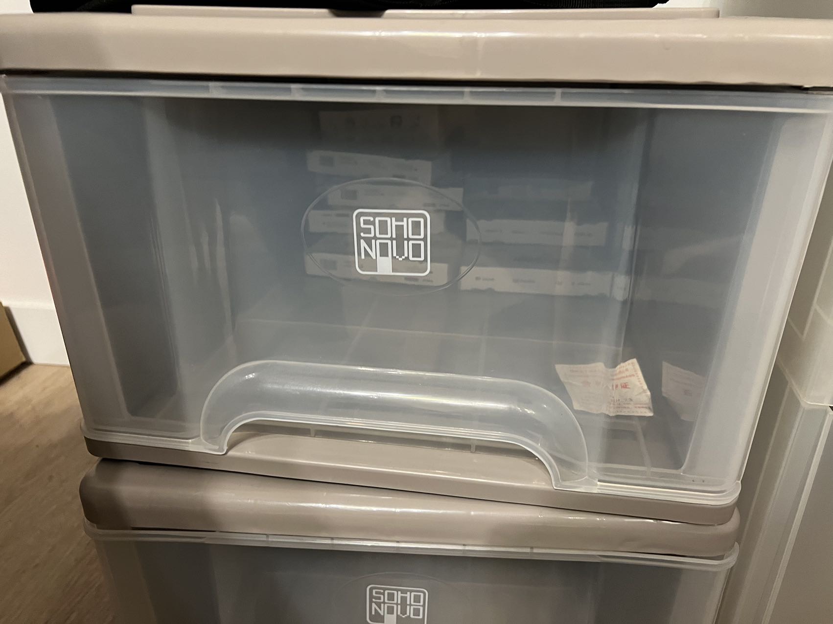 收纳箱