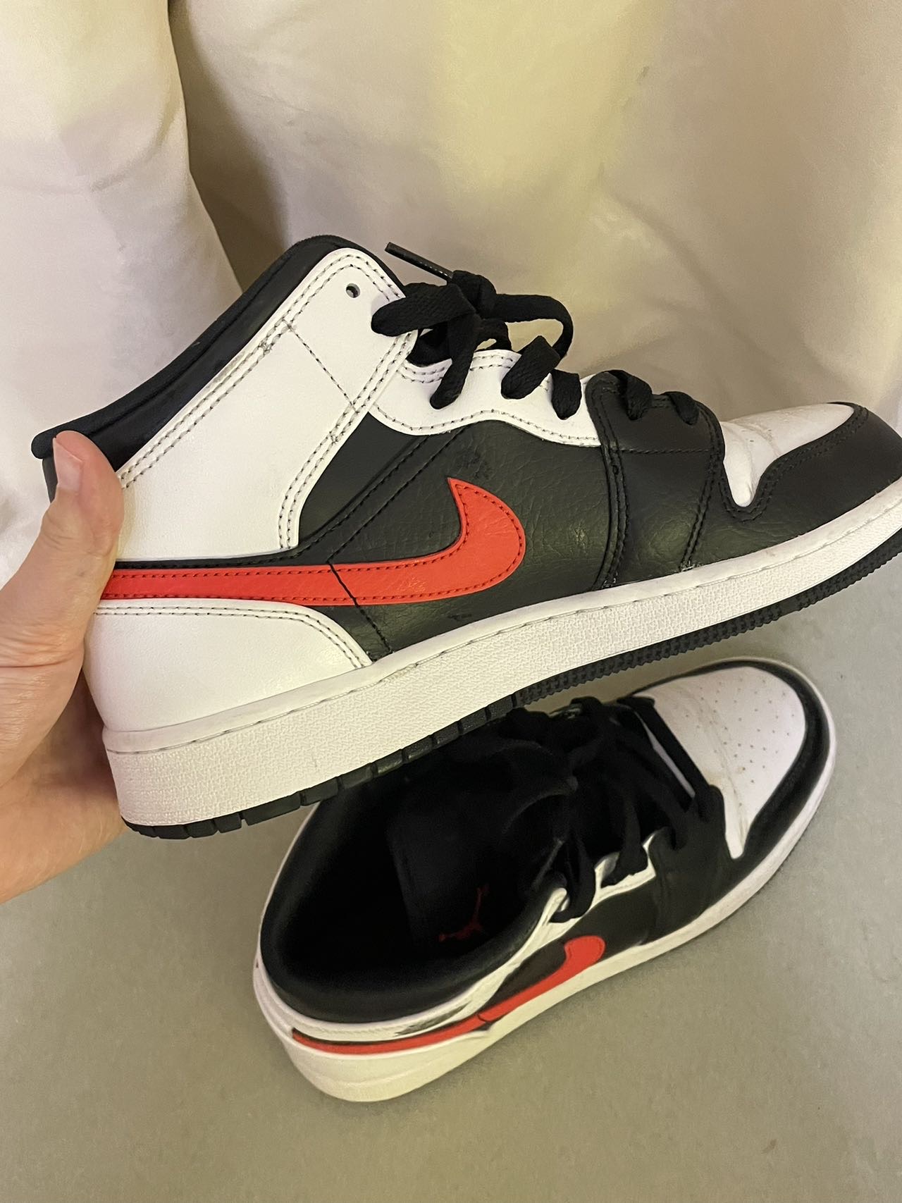 AJ1