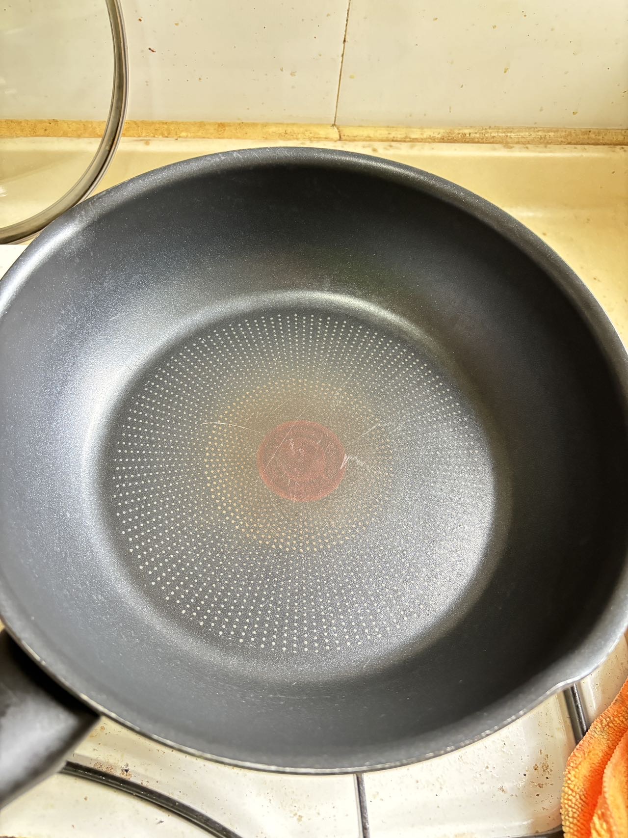 不粘锅带盖