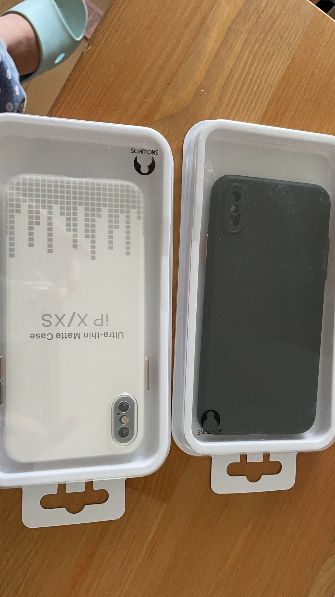 iPhone XS 保护套黑白两色（两个）