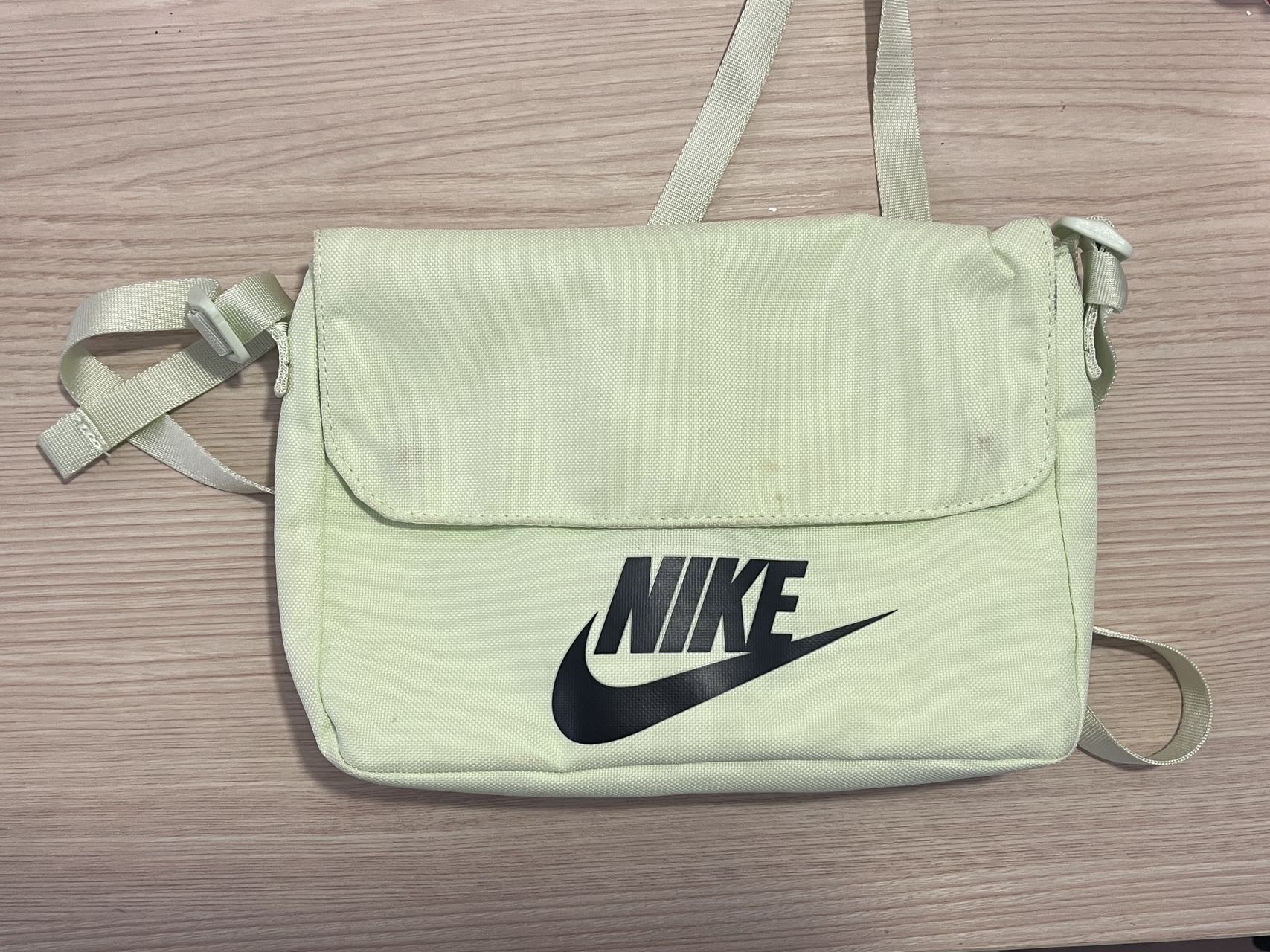 Nike斜挎包