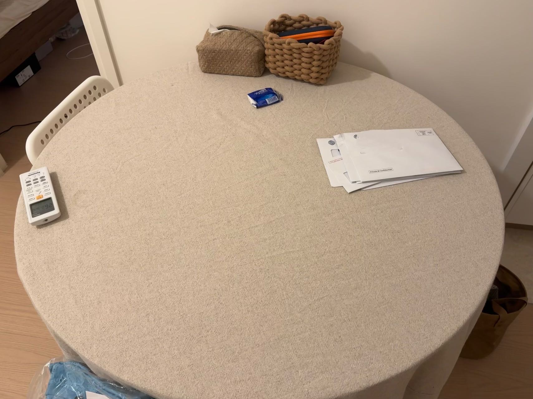 ikea 桌子