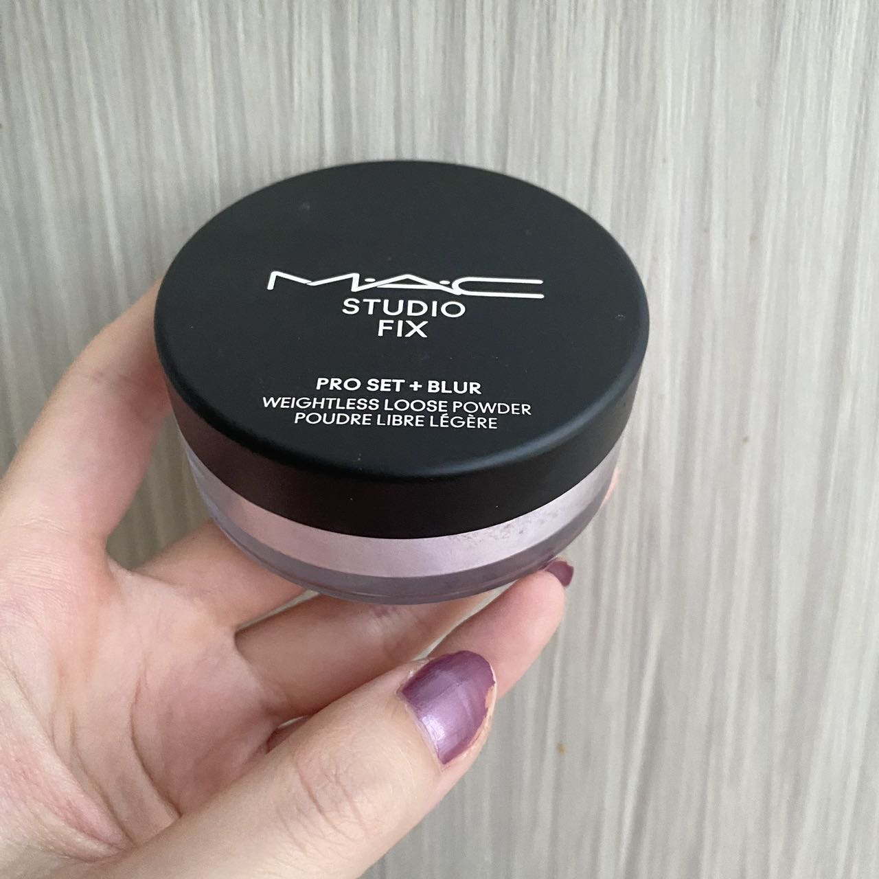 MAC绝绝紫控油定妆散粉