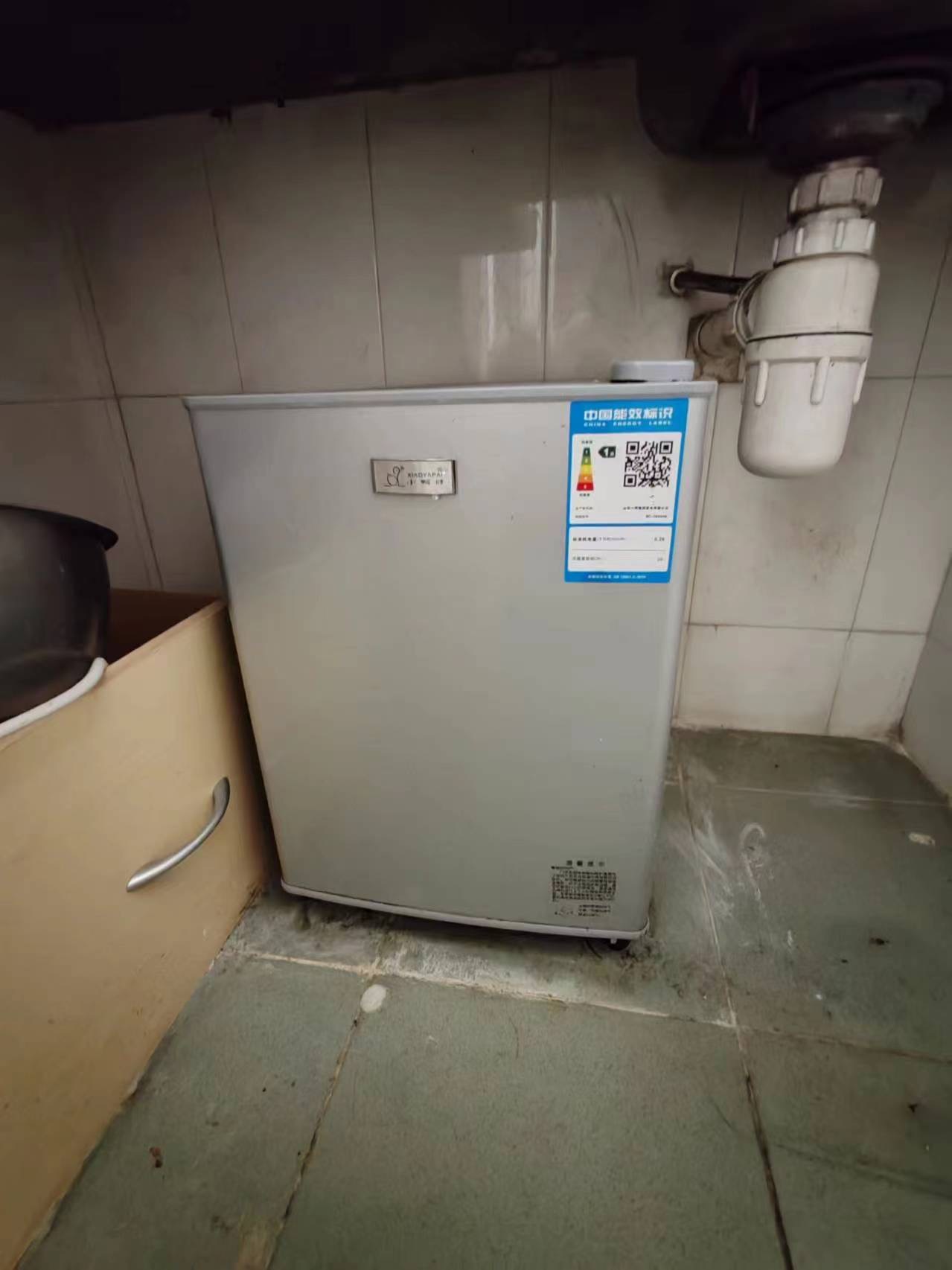 冰箱桌椅热水壶隔水炖盅寝室自热锅折叠床折叠柜子顶天立地衣架
