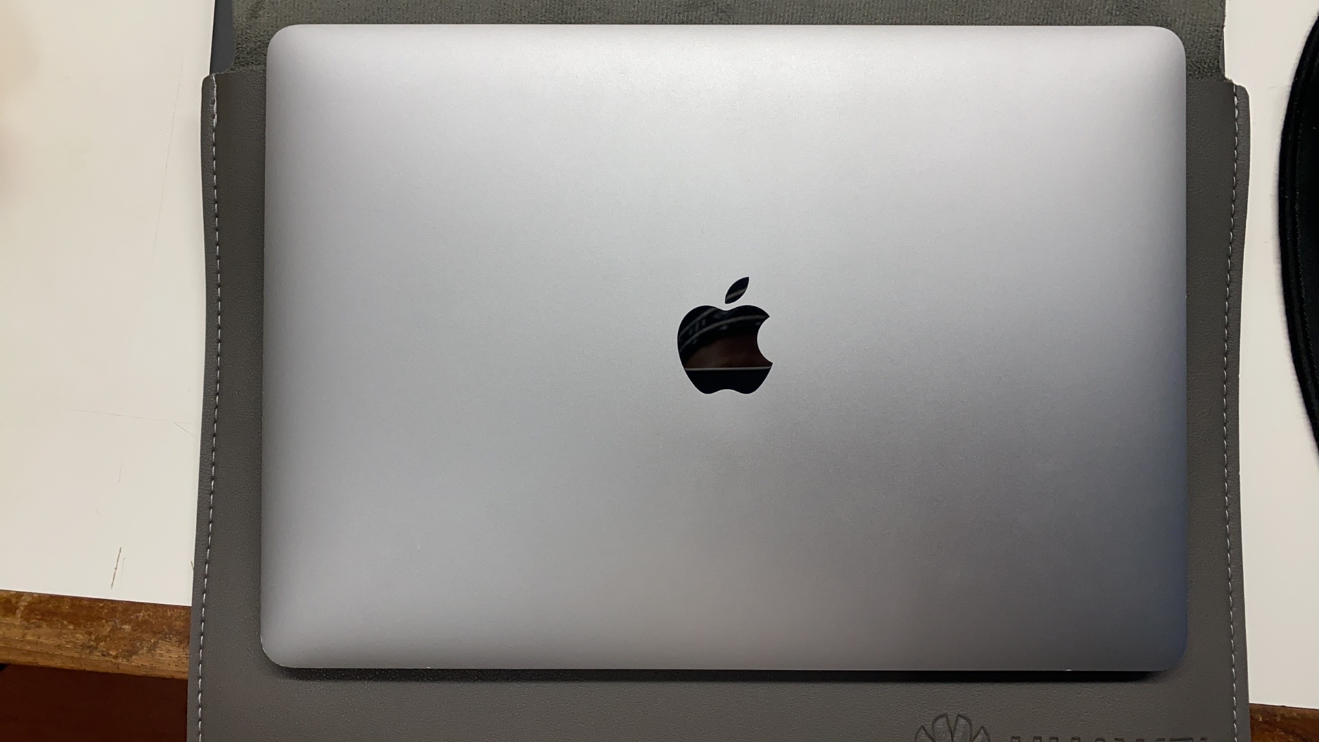 MacBook Pro 13寸 内存8GB闪卡512GB 2020款