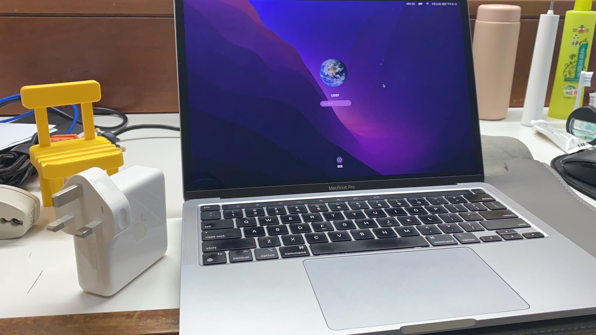 MacBook Pro 13寸 内存8GB闪卡512GB 2020款