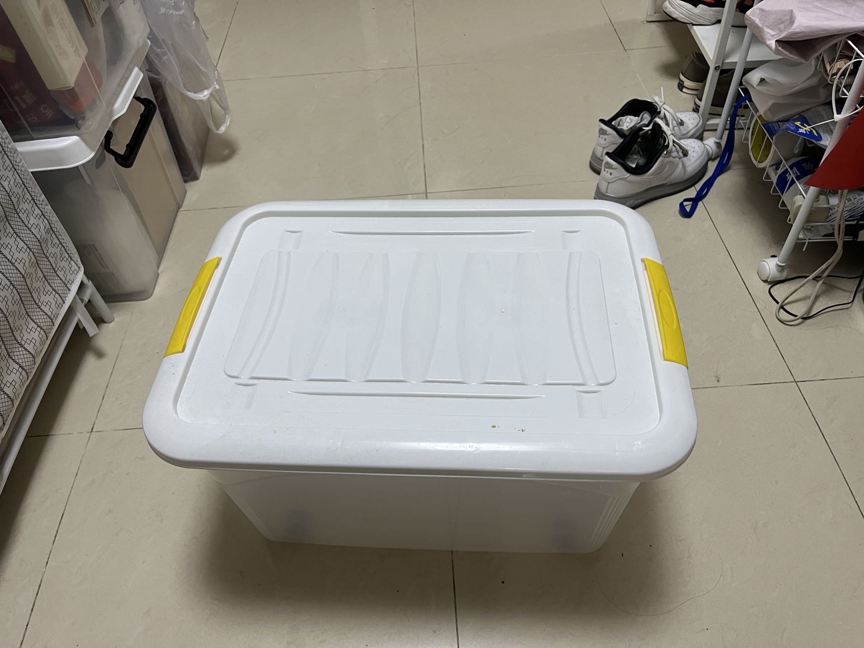 收纳箱
