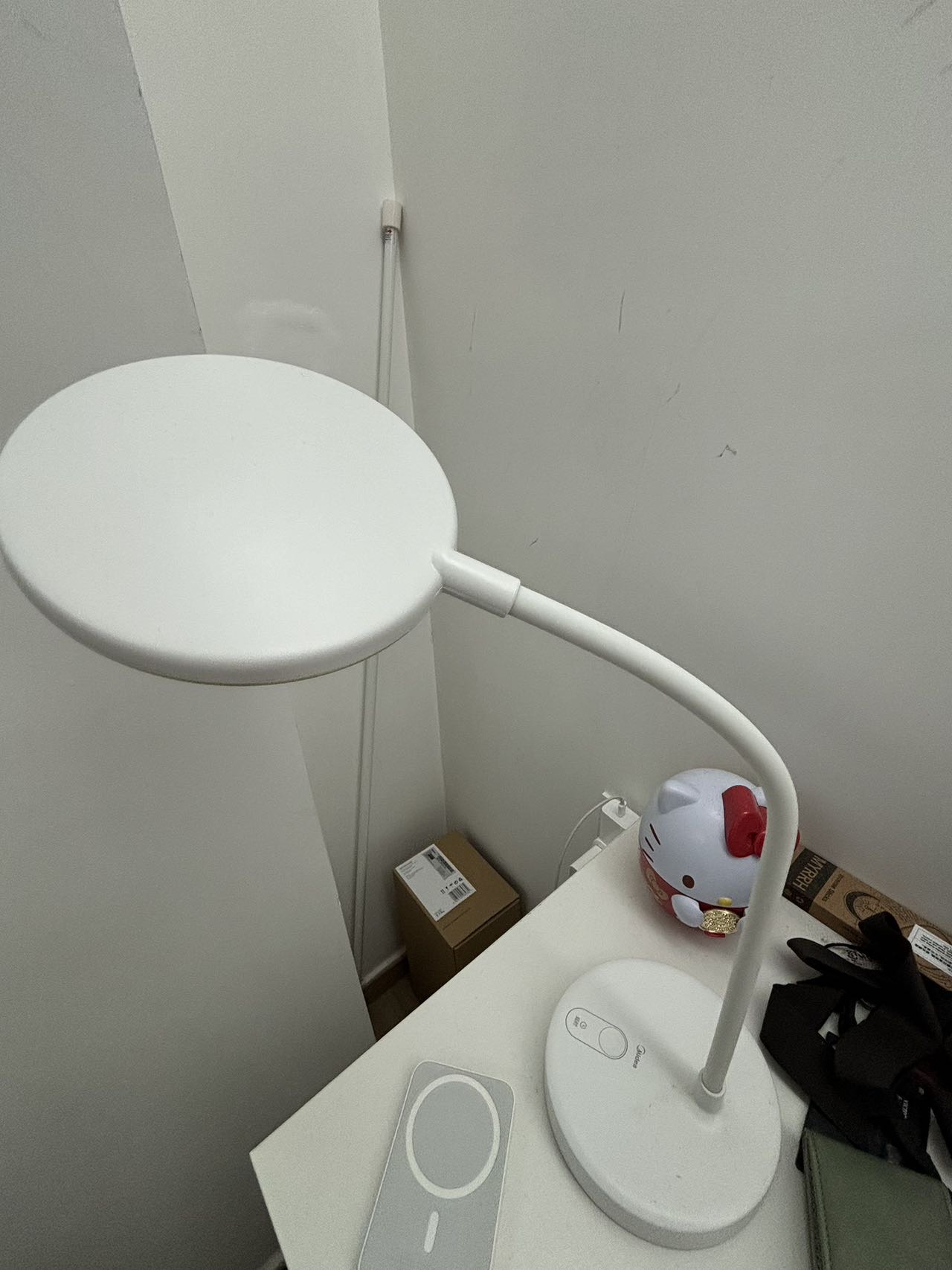 美的护眼台灯