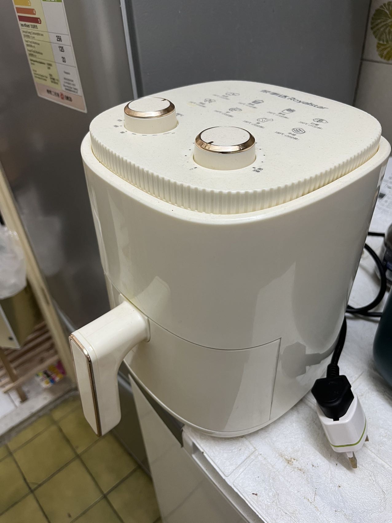 空气炸锅、电饭煲、暖风机
