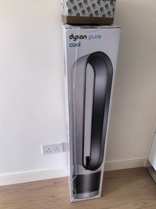 Dyson
Pure Cool™座地式二合一甩扇空氣 	
新機-TPO0(銀白色)
