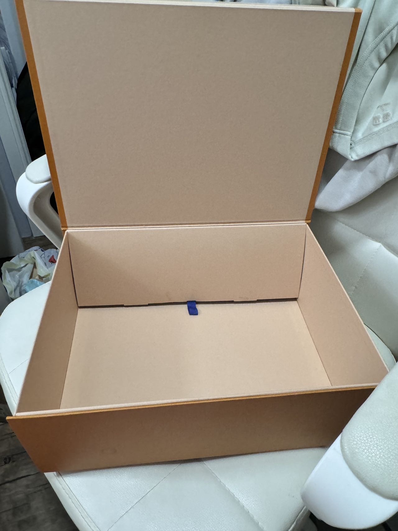 LV包装盒2个（一大一小）
