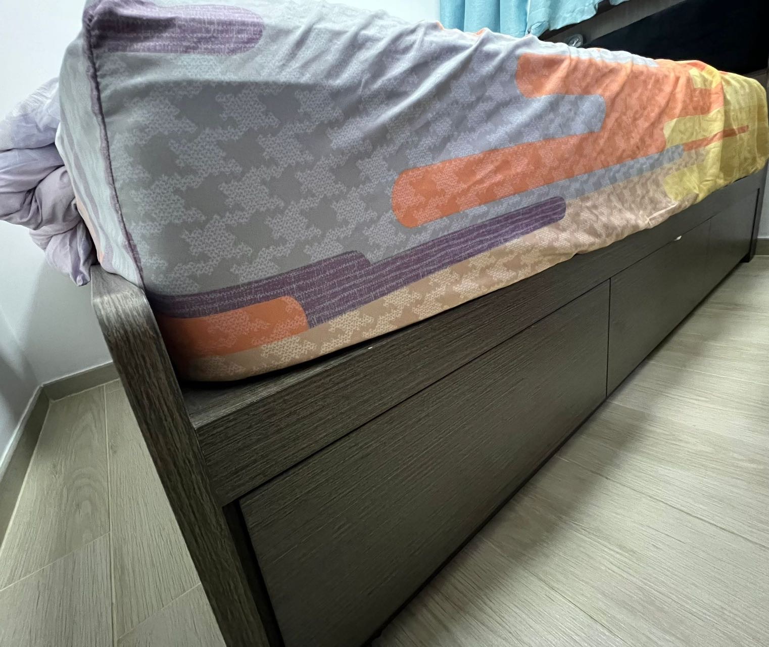 120*196cm 带抽屉储物柜床