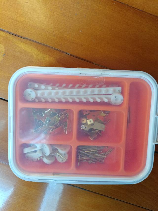 釘牆上小鈎