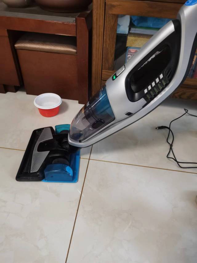 吸尘器