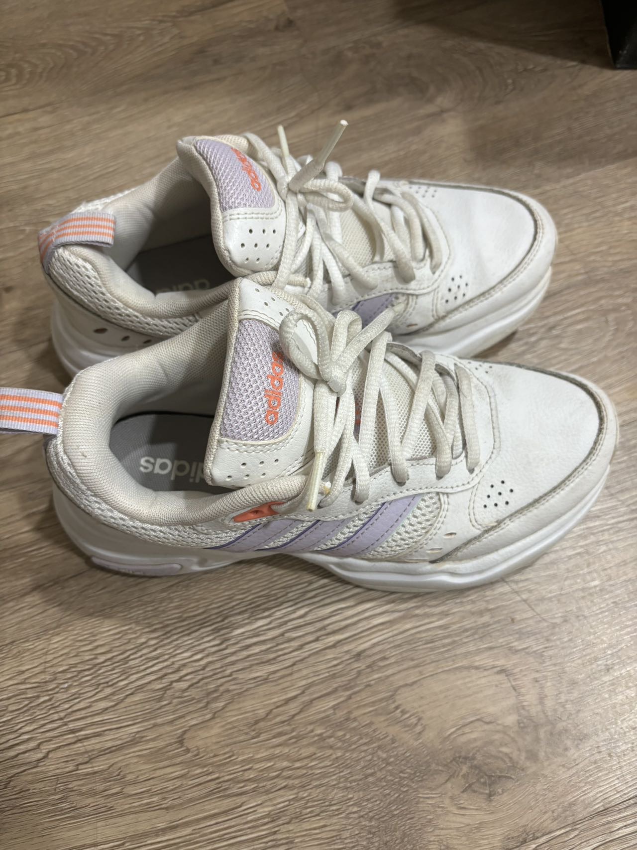 阿迪达斯女运动鞋 36码