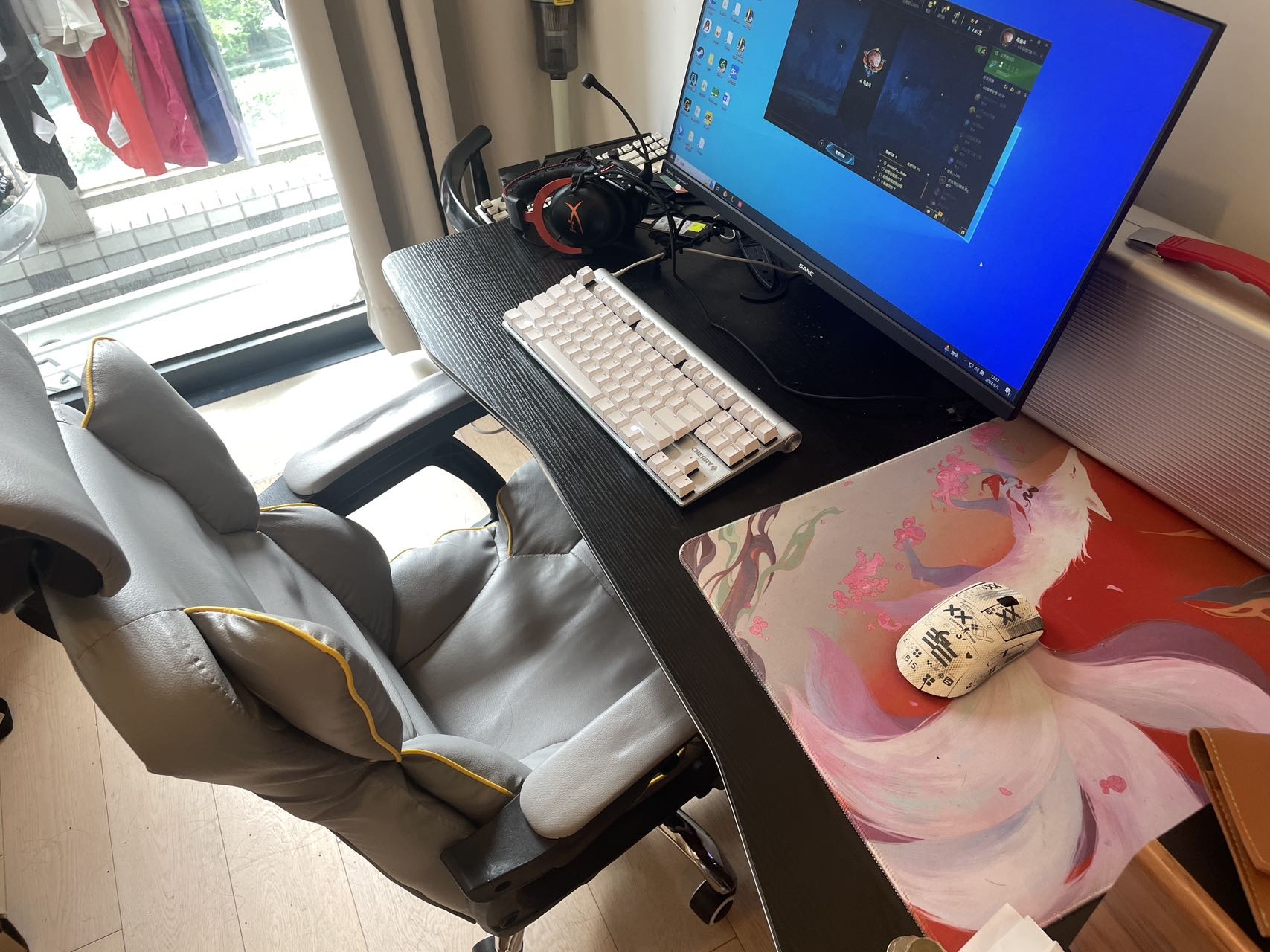 电脑桌椅