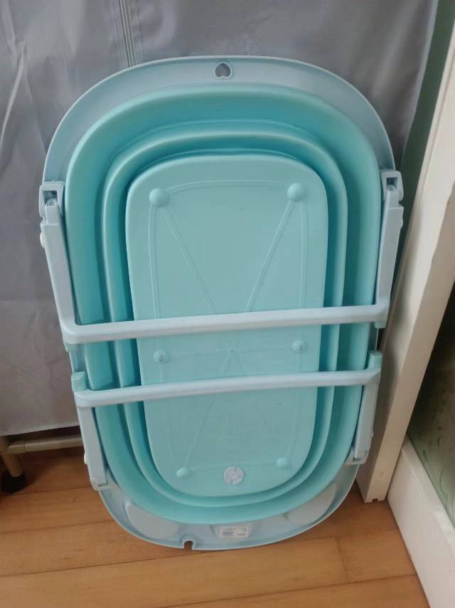 折叠婴儿澡盆