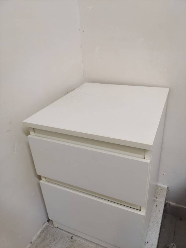 床头柜