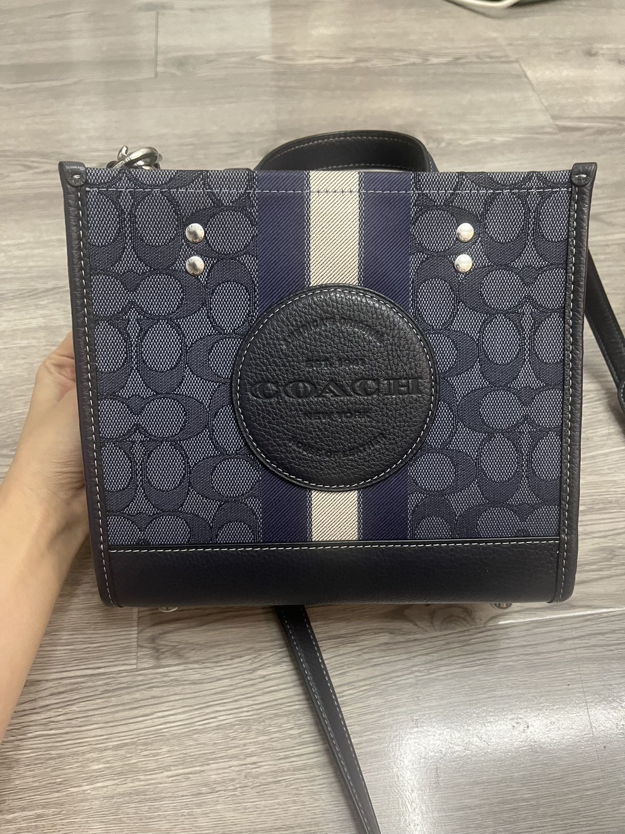 Coach斜挎包