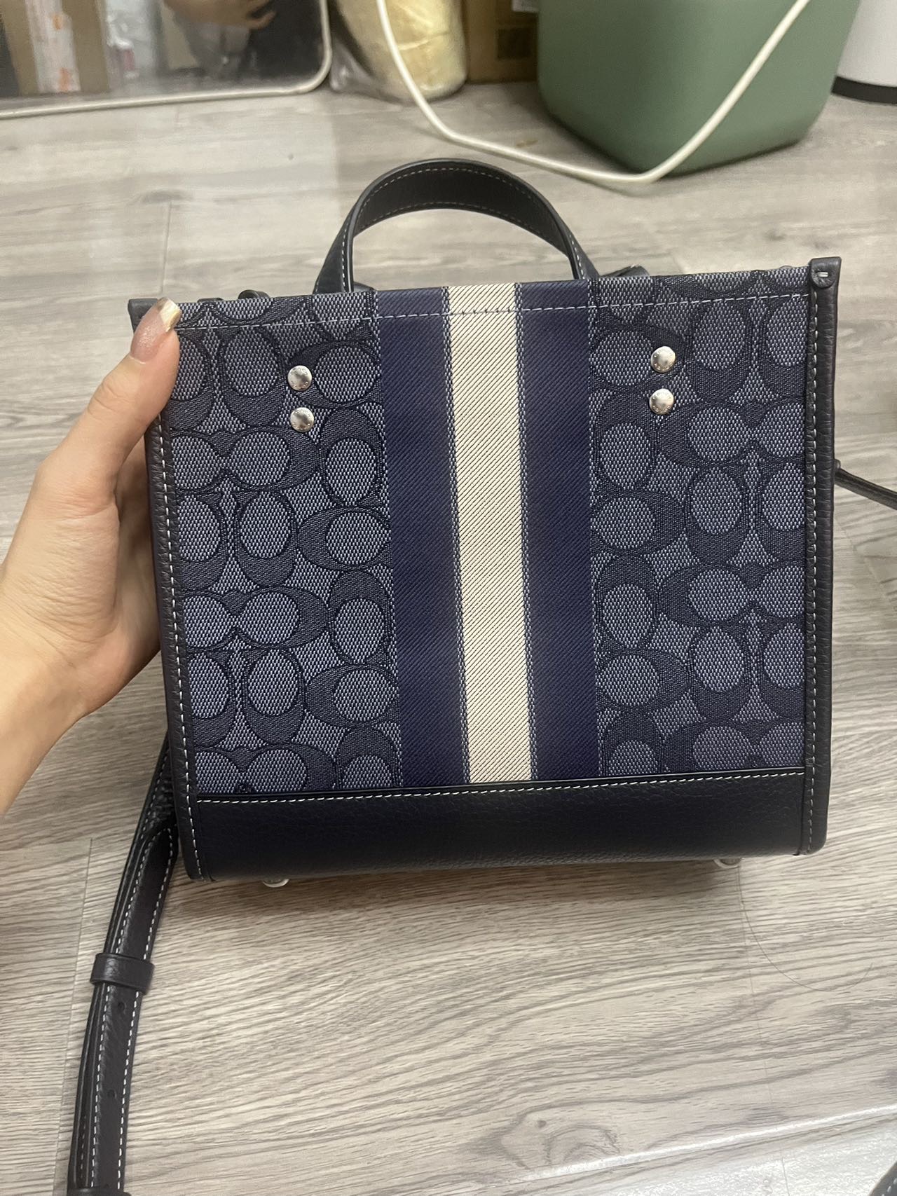 Coach斜挎包